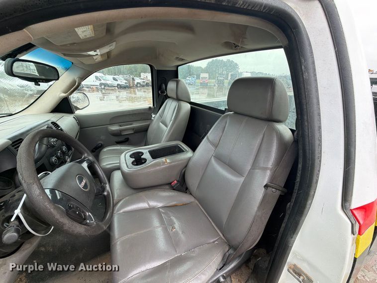 image for item YA4985 2007 GMC Sierra 1500 pickup truck