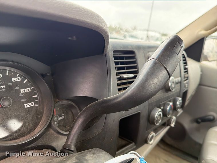 image for item YA4985 2007 GMC Sierra 1500 pickup truck