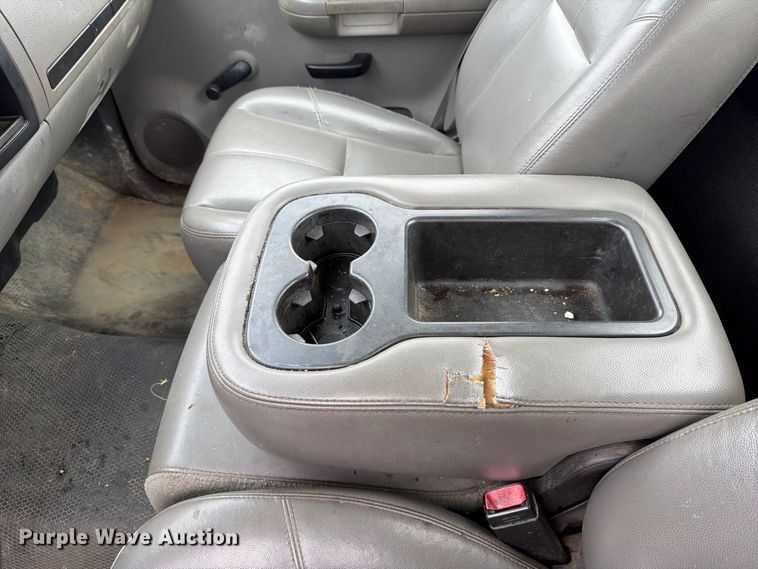 image for item YA4985 2007 GMC Sierra 1500 pickup truck