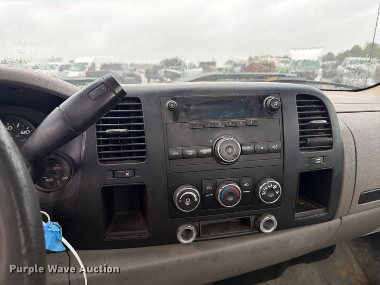 image for item YA4985 2007 GMC Sierra 1500 pickup truck