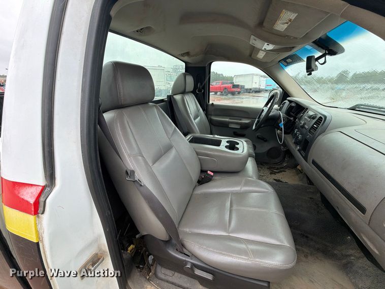 image for item YA4985 2007 GMC Sierra 1500 pickup truck