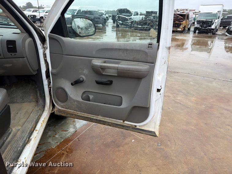 image for item YA4985 2007 GMC Sierra 1500 pickup truck