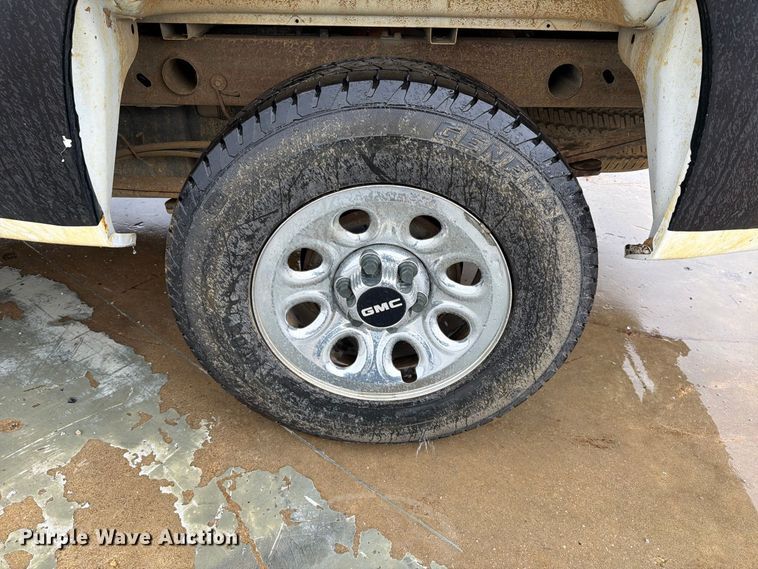 image for item YA4985 2007 GMC Sierra 1500 pickup truck