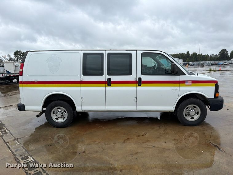 image for item YA4986 2014 Chevrolet Express 3500 van