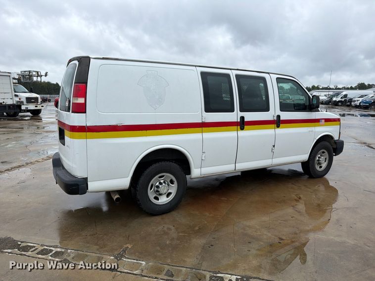 image for item YA4986 2014 Chevrolet Express 3500 van