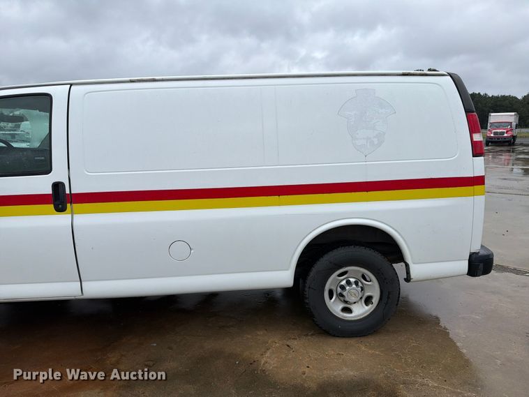 image for item YA4986 2014 Chevrolet Express 3500 van