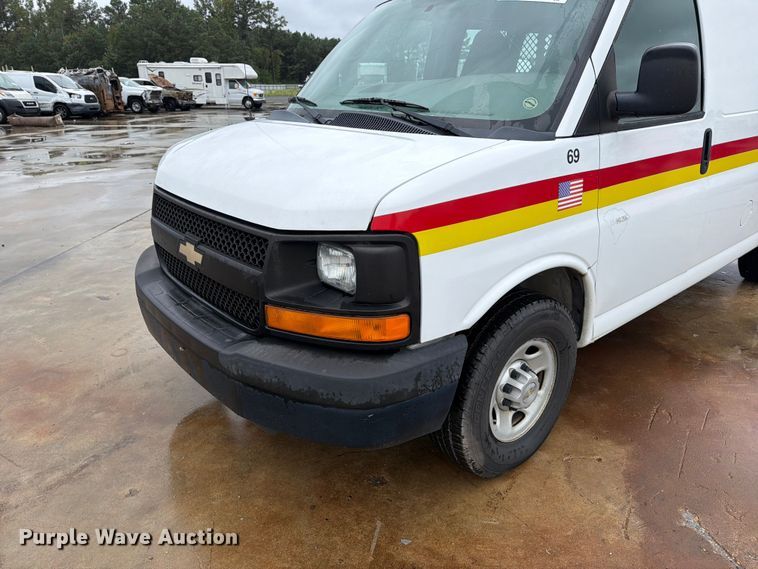 image for item YA4986 2014 Chevrolet Express 3500 van