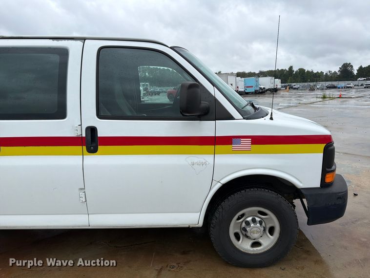 image for item YA4986 2014 Chevrolet Express 3500 van