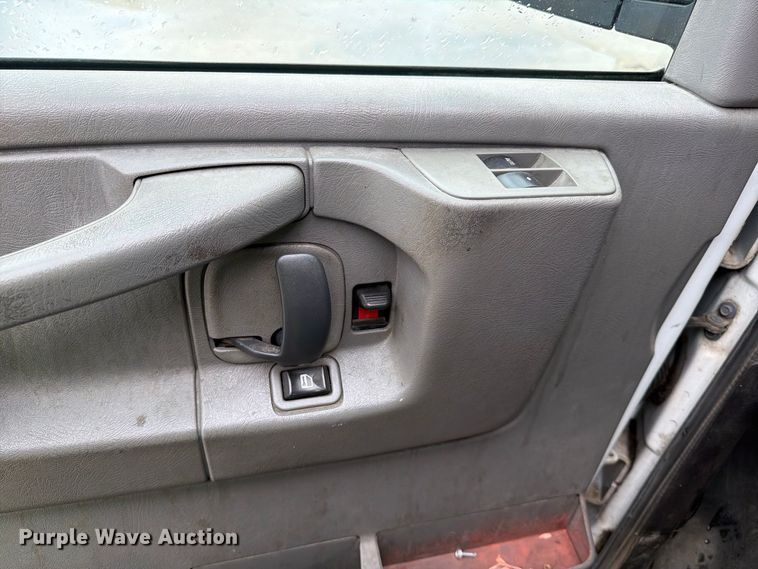 image for item YA4986 2014 Chevrolet Express 3500 van