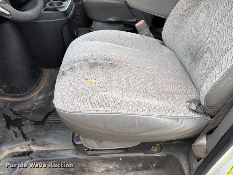 image for item YA4986 2014 Chevrolet Express 3500 van