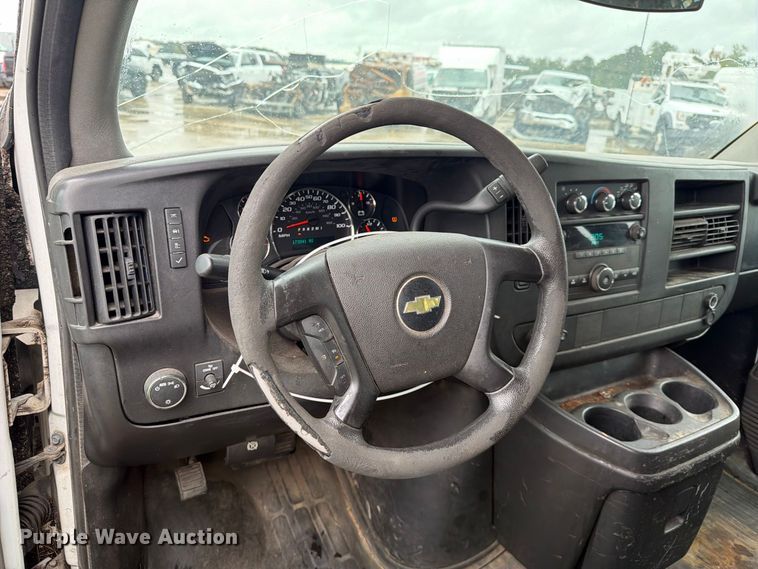 image for item YA4986 2014 Chevrolet Express 3500 van