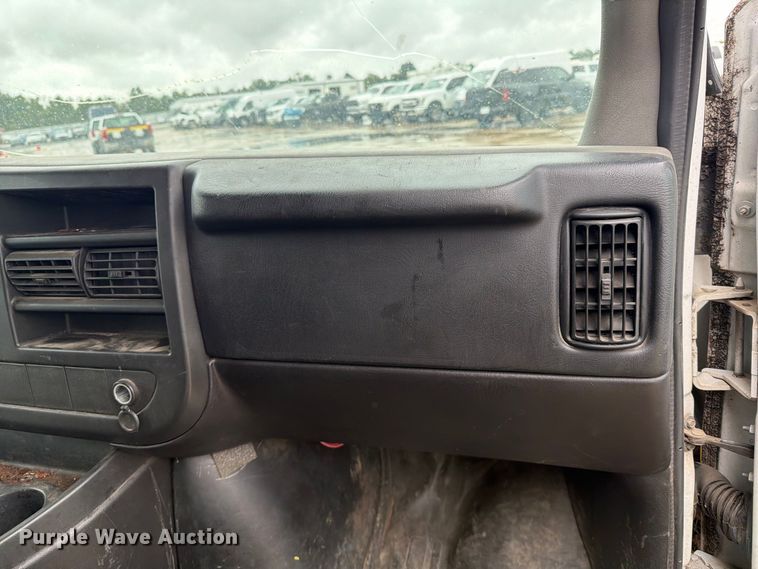 image for item YA4986 2014 Chevrolet Express 3500 van