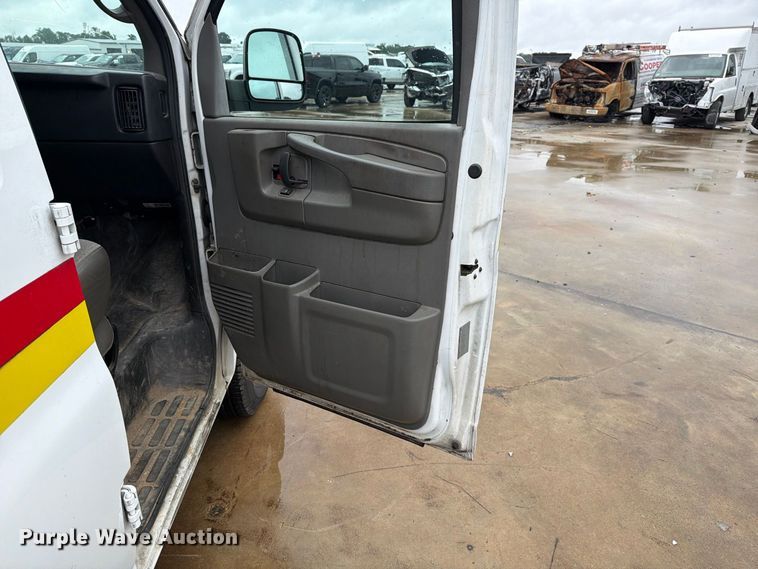image for item YA4986 2014 Chevrolet Express 3500 van