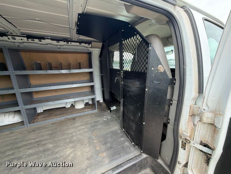 image for item YA4986 2014 Chevrolet Express 3500 van