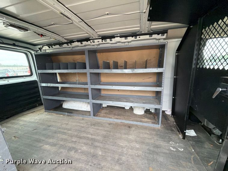 image for item YA4986 2014 Chevrolet Express 3500 van