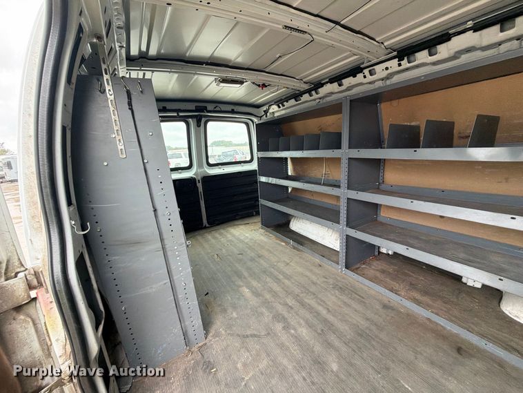 image for item YA4986 2014 Chevrolet Express 3500 van