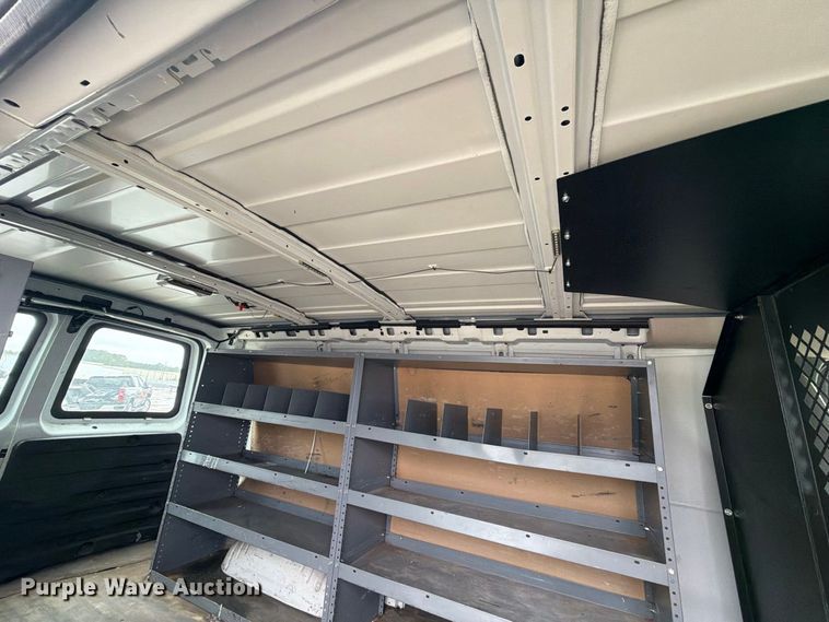 image for item YA4986 2014 Chevrolet Express 3500 van