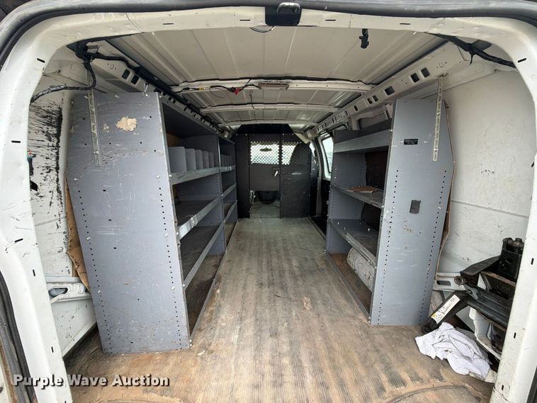 image for item YA4986 2014 Chevrolet Express 3500 van