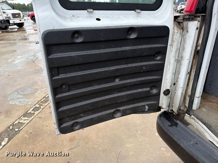 image for item YA4986 2014 Chevrolet Express 3500 van