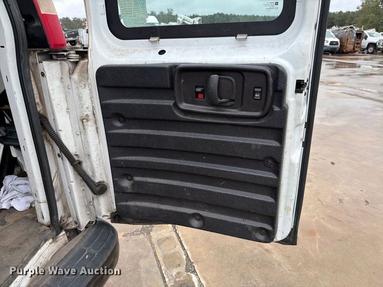 image for item YA4986 2014 Chevrolet Express 3500 van