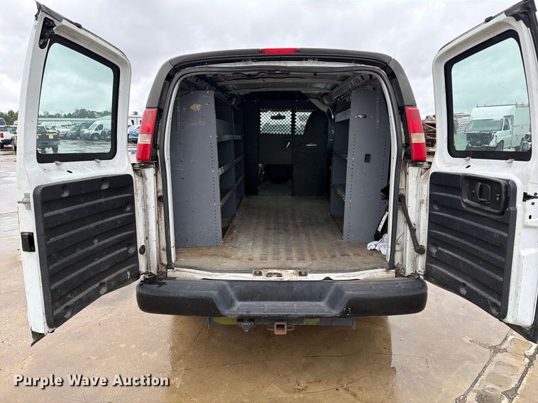 image for item YA4986 2014 Chevrolet Express 3500 van