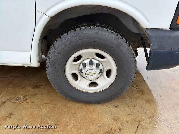 image for item YA4986 2014 Chevrolet Express 3500 van