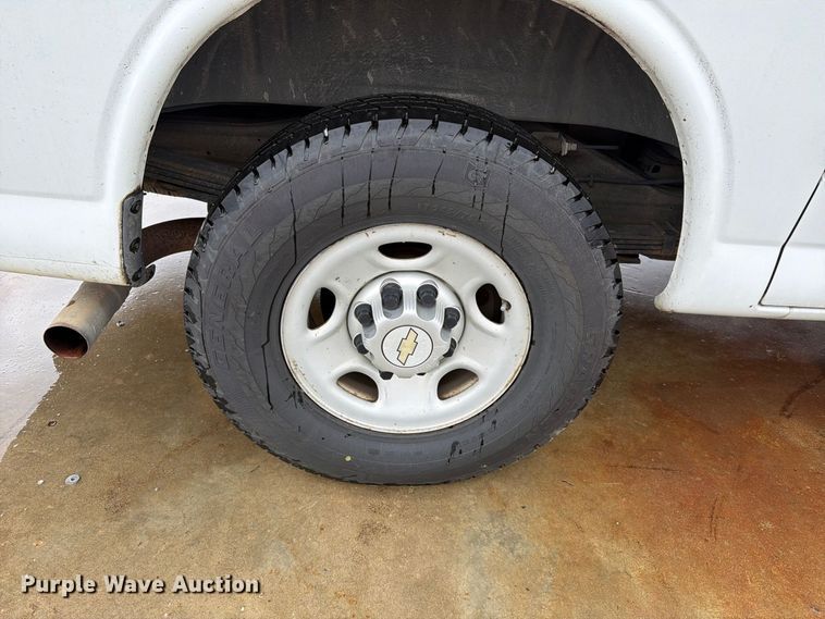 image for item YA4986 2014 Chevrolet Express 3500 van