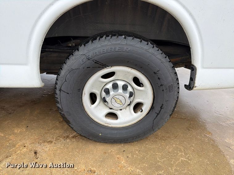 image for item YA4986 2014 Chevrolet Express 3500 van