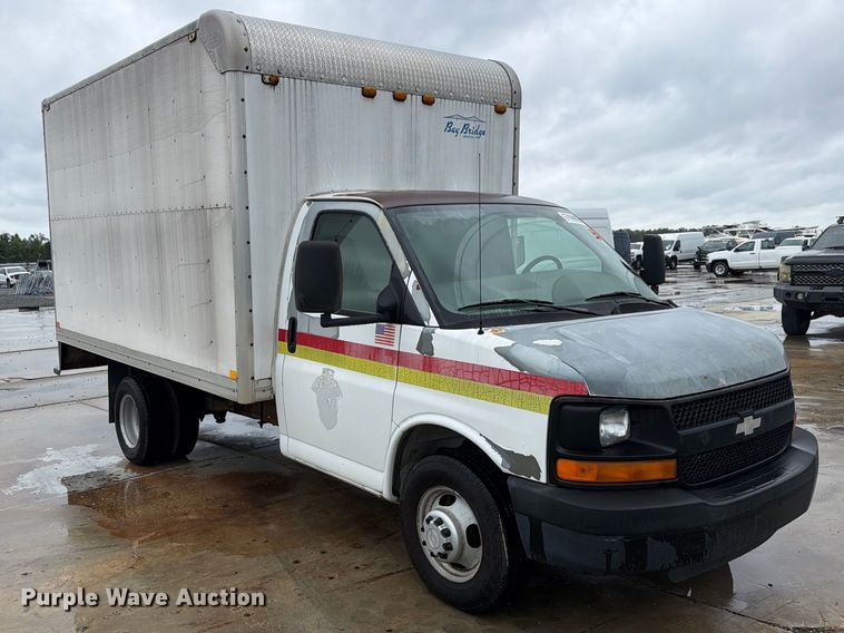 image for item YA4987 2007 Chevrolet Express  delivery van