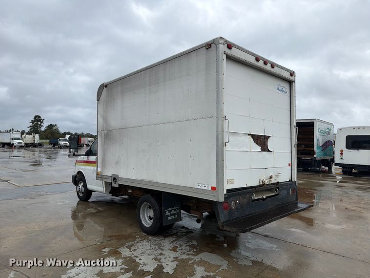 image for item YA4987 2007 Chevrolet Express  delivery van