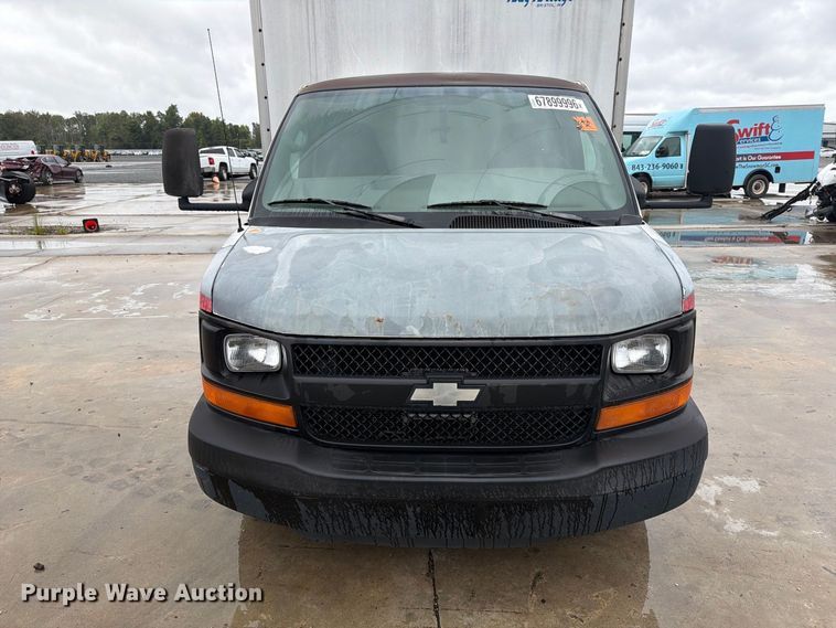 image for item YA4987 2007 Chevrolet Express  delivery van