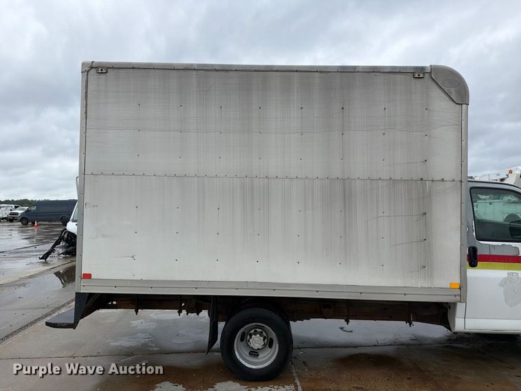 image for item YA4987 2007 Chevrolet Express  delivery van
