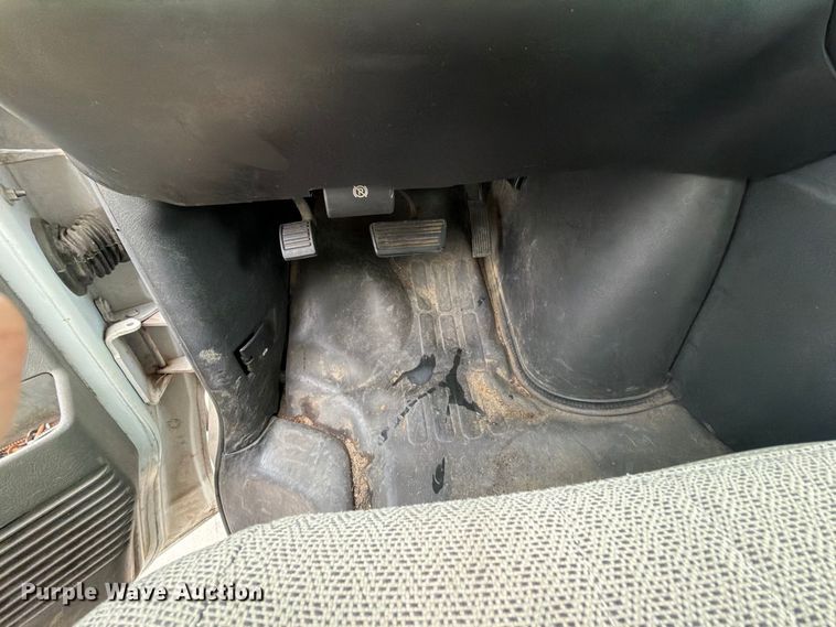 image for item YA4987 2007 Chevrolet Express  delivery van