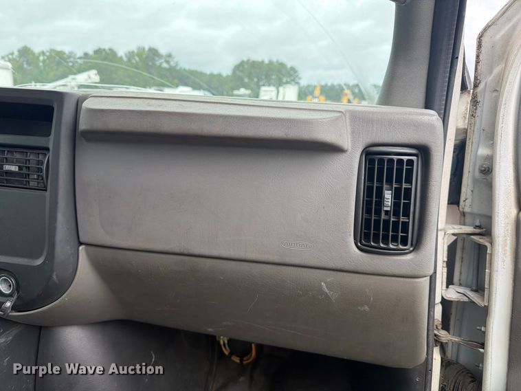image for item YA4987 2007 Chevrolet Express  delivery van