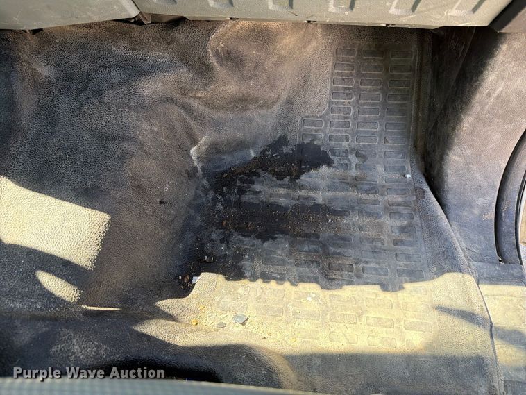 image for item YA5214 2016 Ford F250 Super Duty Ext. Cab utility bed pickup truck