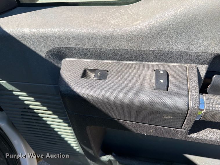 image for item YA5214 2016 Ford F250 Super Duty Ext. Cab utility bed pickup truck