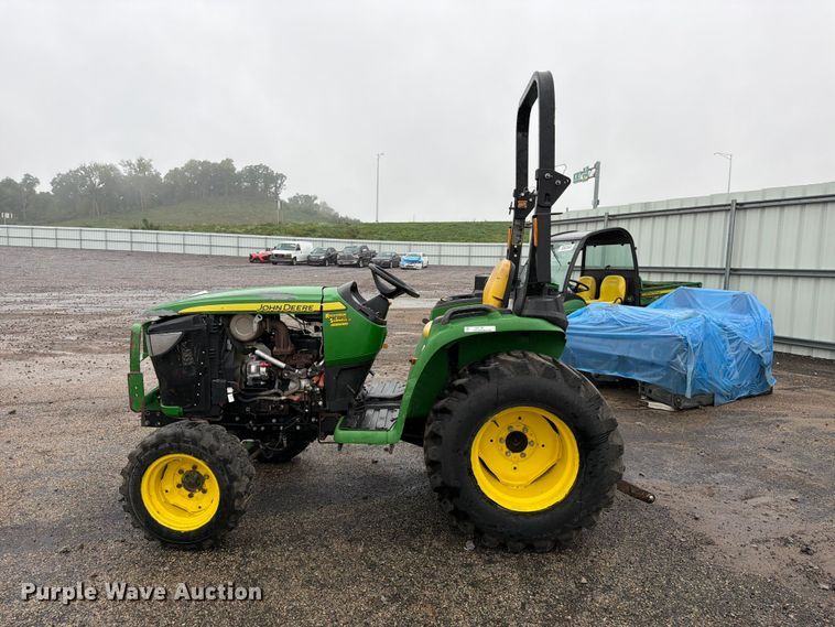 image for item YA5399 2018 John Deere 3032E MFWD tractor