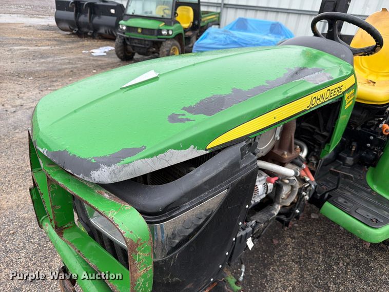 image for item YA5399 2018 John Deere 3032E MFWD tractor