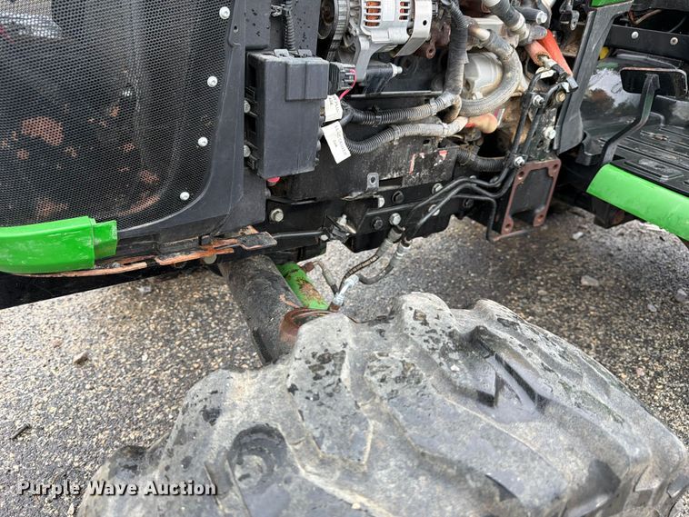 image for item YA5399 2018 John Deere 3032E MFWD tractor