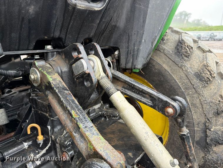 image for item YA5399 2018 John Deere 3032E MFWD tractor