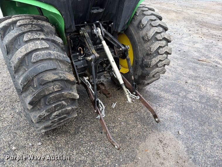 image for item YA5399 2018 John Deere 3032E MFWD tractor