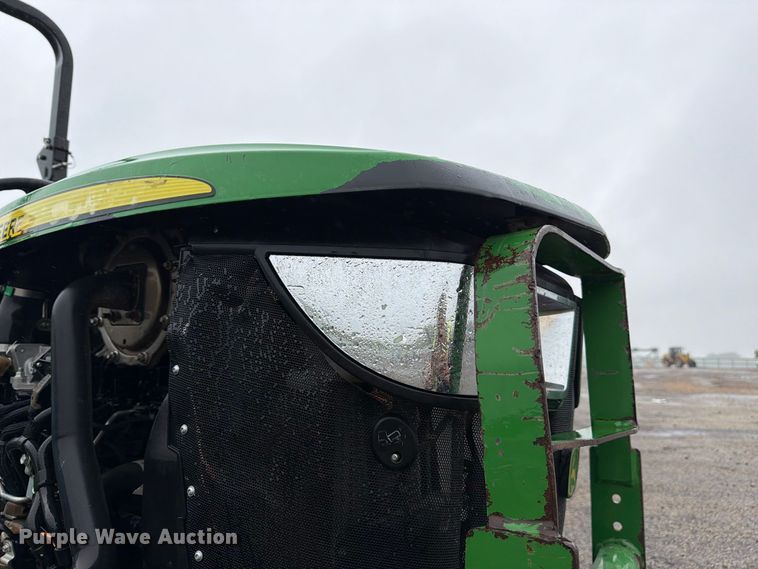 image for item YA5399 2018 John Deere 3032E MFWD tractor