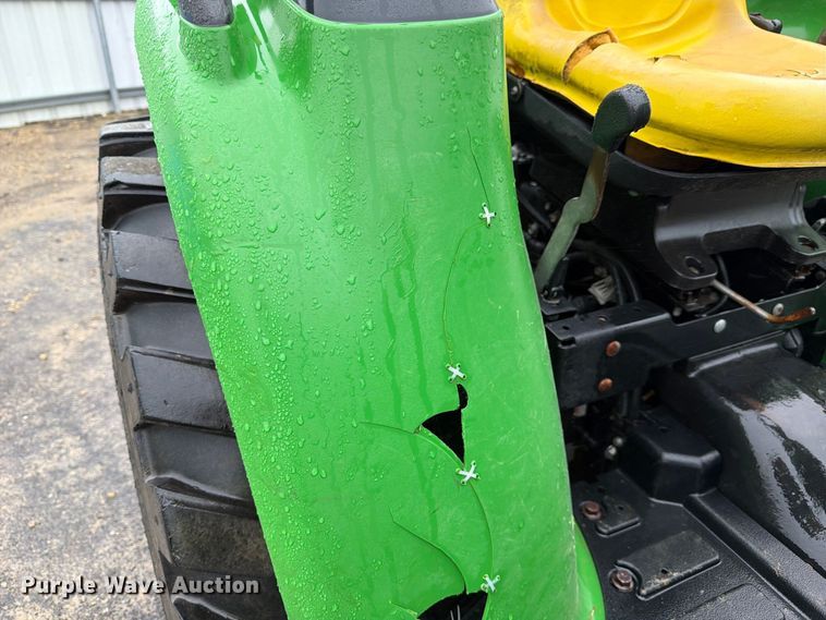 image for item YA5399 2018 John Deere 3032E MFWD tractor