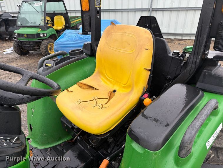 image for item YA5399 2018 John Deere 3032E MFWD tractor