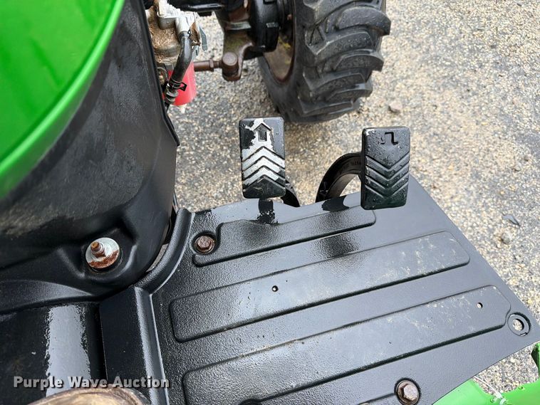 image for item YA5399 2018 John Deere 3032E MFWD tractor