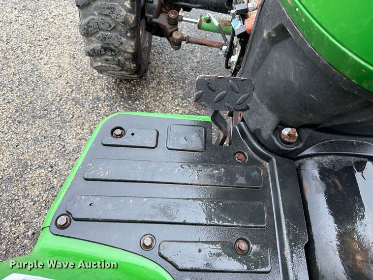 image for item YA5399 2018 John Deere 3032E MFWD tractor