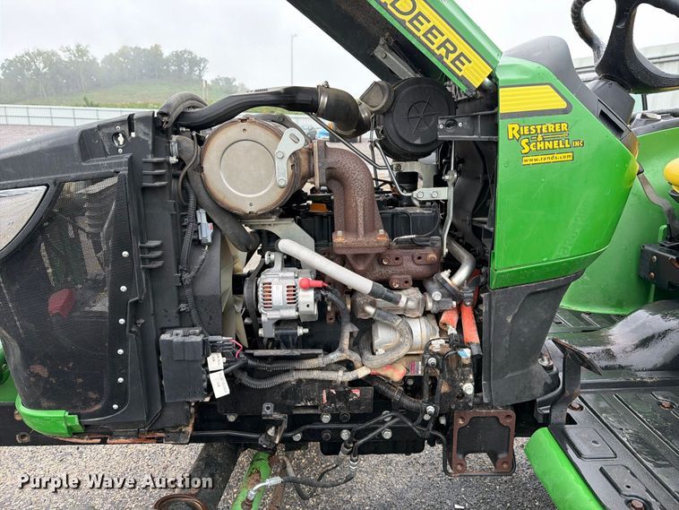 image for item YA5399 2018 John Deere 3032E MFWD tractor