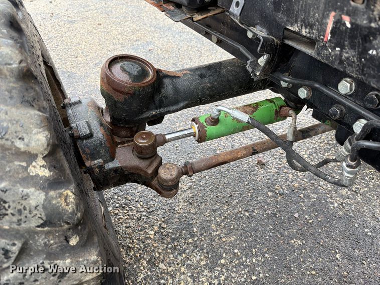 image for item YA5399 2018 John Deere 3032E MFWD tractor