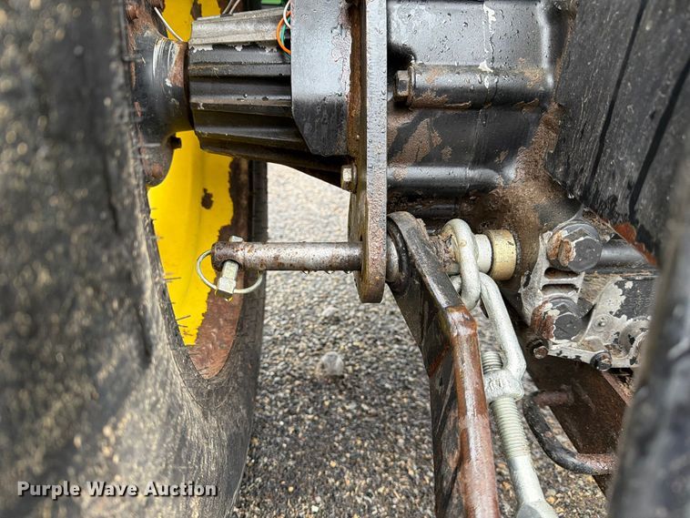 image for item YA5399 2018 John Deere 3032E MFWD tractor