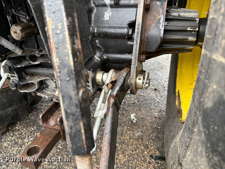 image for item YA5399 2018 John Deere 3032E MFWD tractor